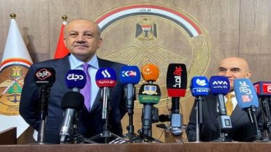 وزير-الدفاع-يعلن-بدء-توقيع-العقود-الخاصة-بتوزيع-الأراضي-بين-المنتسبين